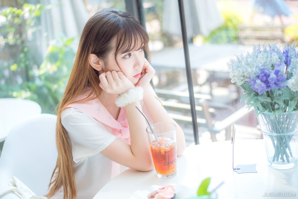 “这……”斥候苦涩的看了邓贤一眼。